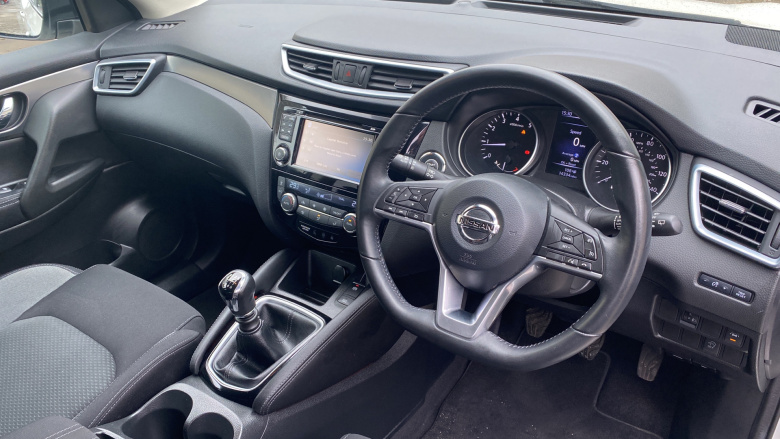 Nissan Qashqai 1.2 DiG-T N-Connecta 5dr Petrol Hatchback